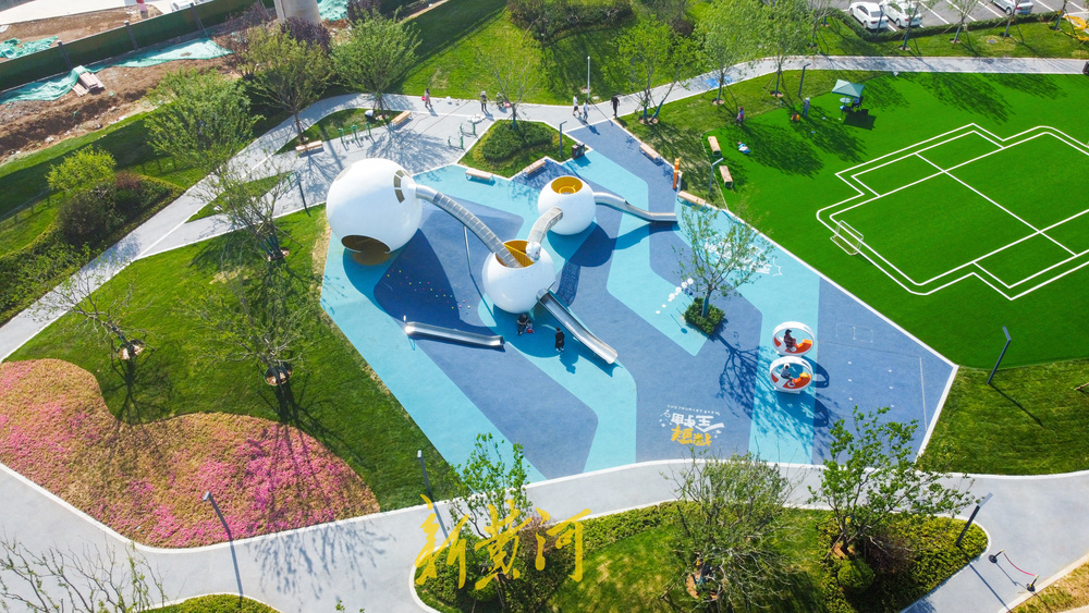 地铁王府庄站旁新增社区小公园