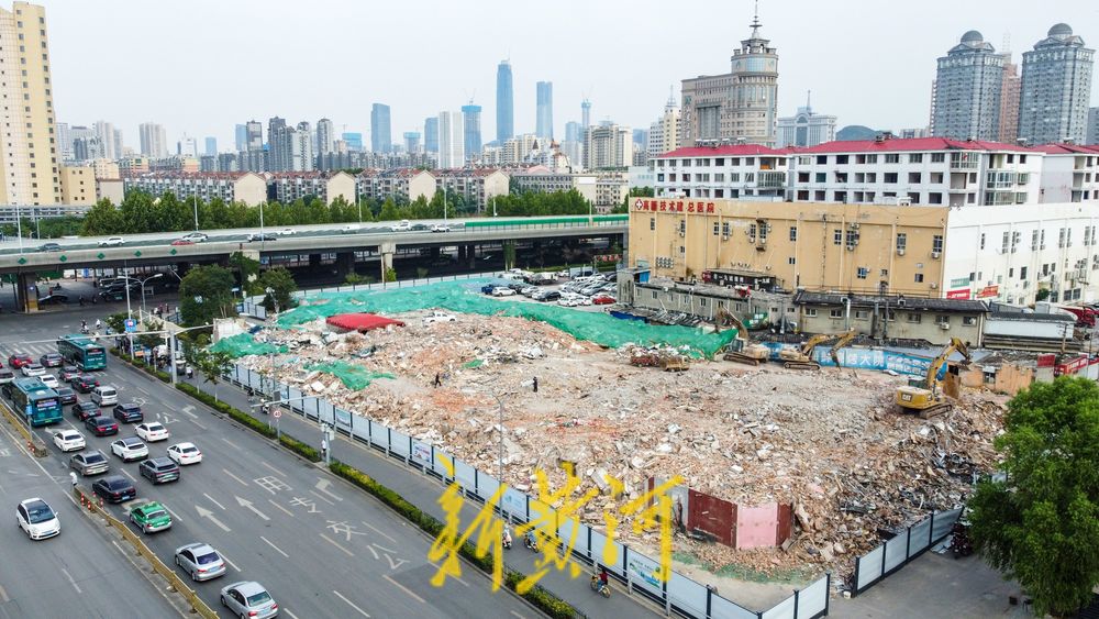 洪楼广场片区城市更新推进 多地块地上建筑已拆除  