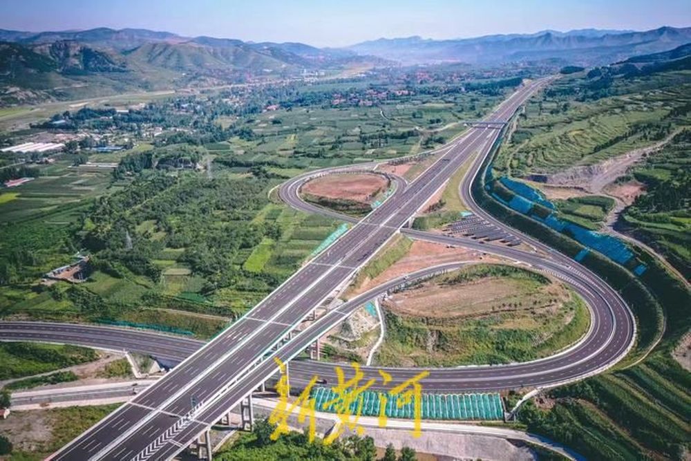 济潍高速公路正式通车  