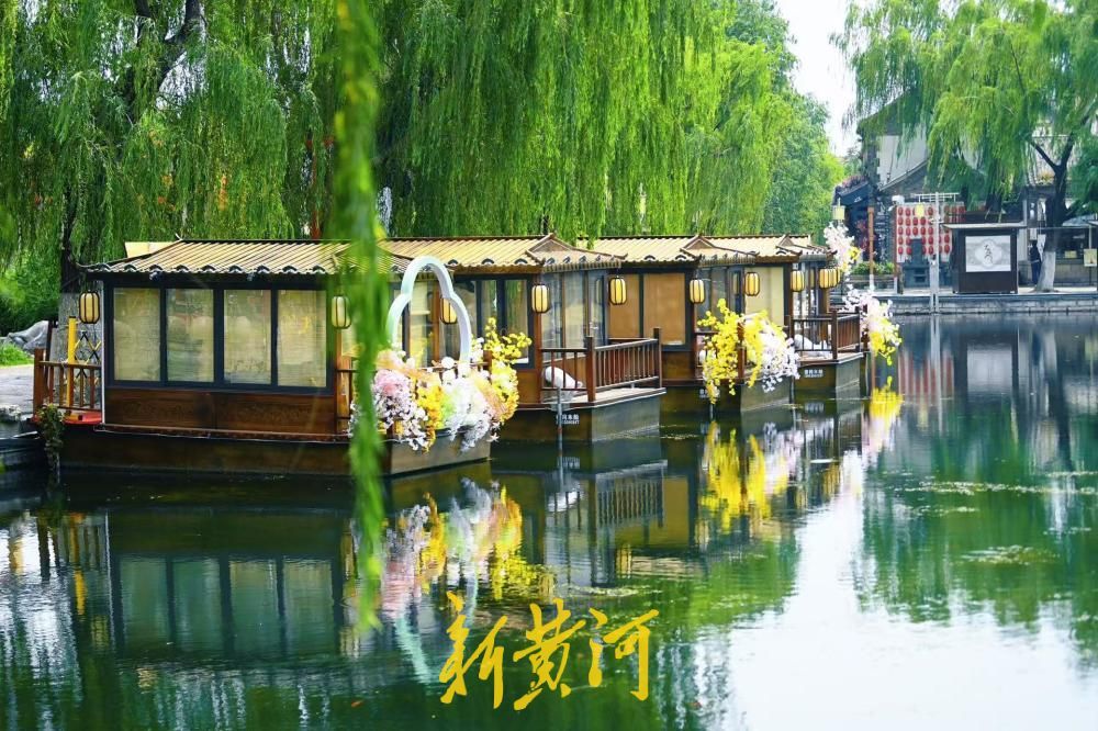 画舫凌波映垂柳，济南百花洲解锁泉城古韵新景