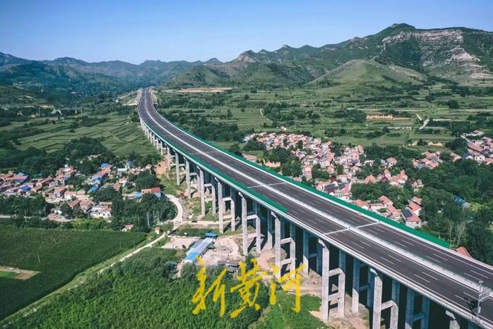济潍高速公路正式通车  