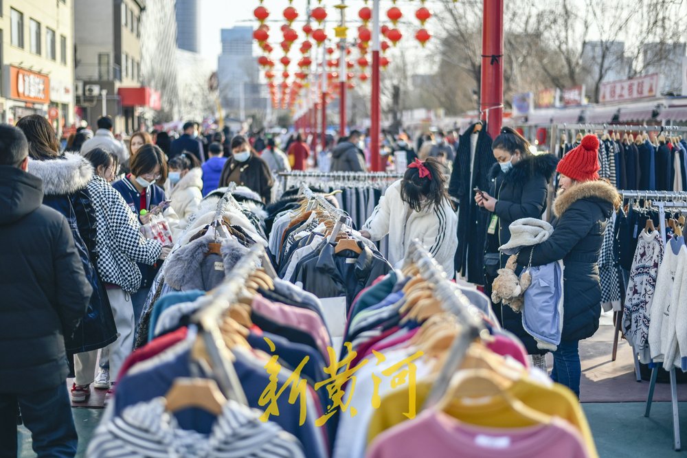 【我们的节日·春节】新春期间，济南一夜市变“庙会”，美食街开启“爆肚”模式