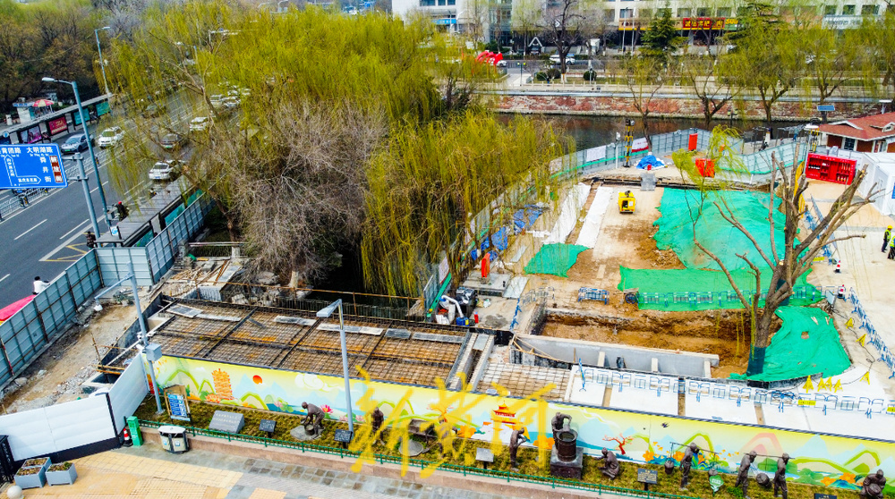 泉城广场西入口搭建临时便桥 将建地下通道连通两景点