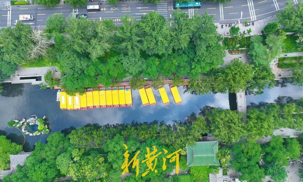 雨后晴好景致如画！济南护城河绿意连天映高楼