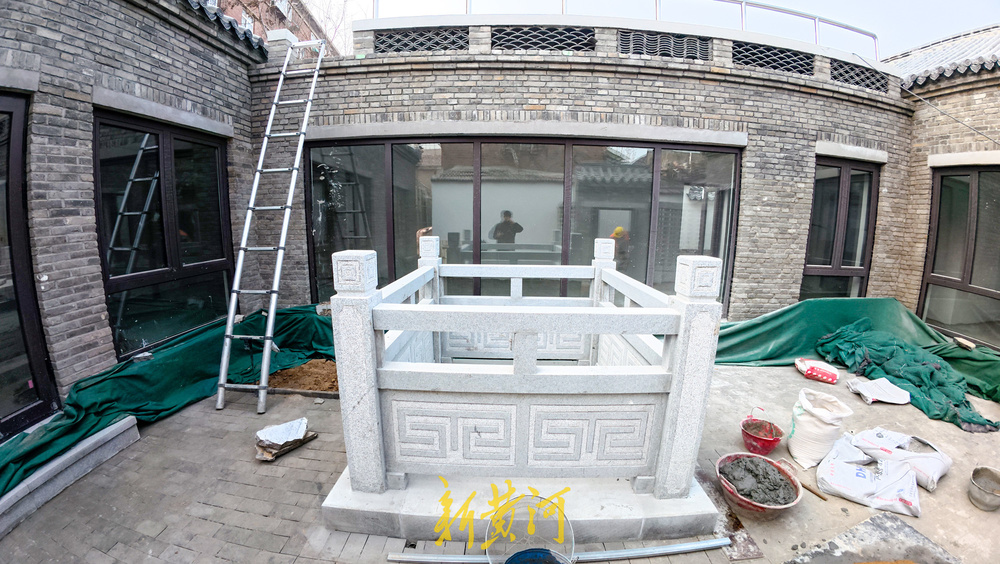 济南后宰门街同元楼饭店修缮 地下泉水暗渠重现天日