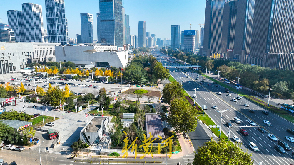 济南地铁4号线文博段地面焕新 出入口围挡拆除展新颜