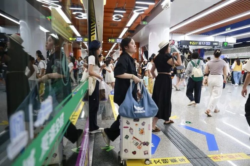 免费乘车、接驳直达……请查收济南地铁开学季出行大礼包