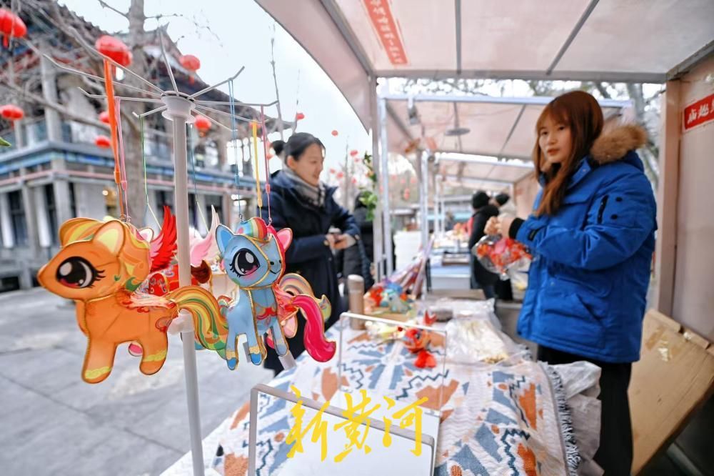 非遗文创市集亮相五龙潭秦琼祈福文化活动