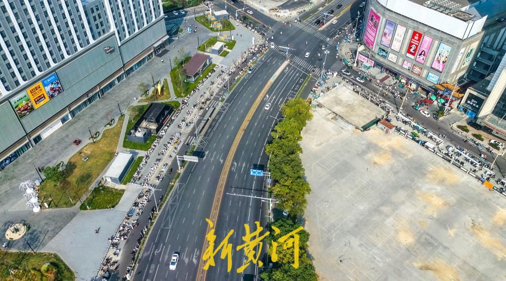 济南西市场商圈大型露天停车场关闭，将用于城市更新项目建设