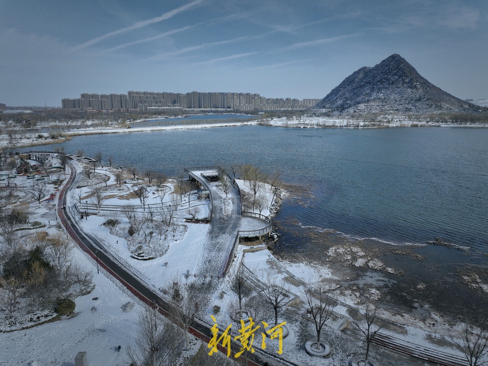 雪后华山湖玉树琼花，如梦如幻 