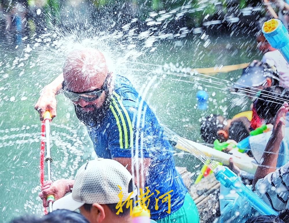 夏日清凉限定，第十二届五龙潭亲子狂欢泼水节启动