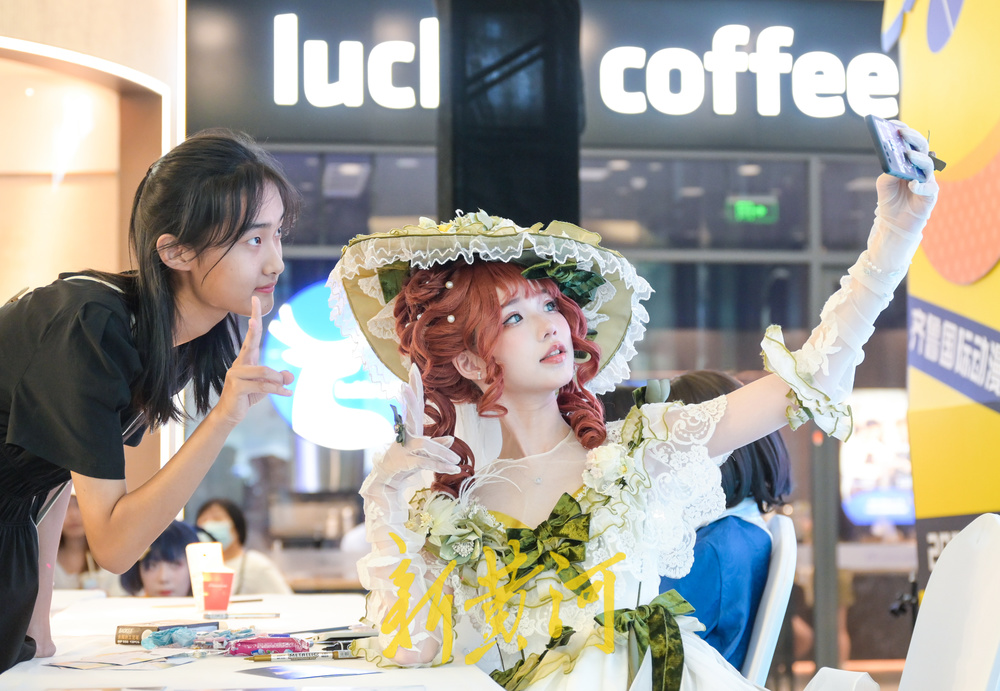 暑期动漫展首次免门票  “二次元”盛装赴会