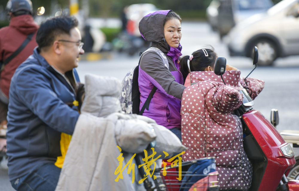 深秋冷空气“到货”，济南断崖式降温至3℃  