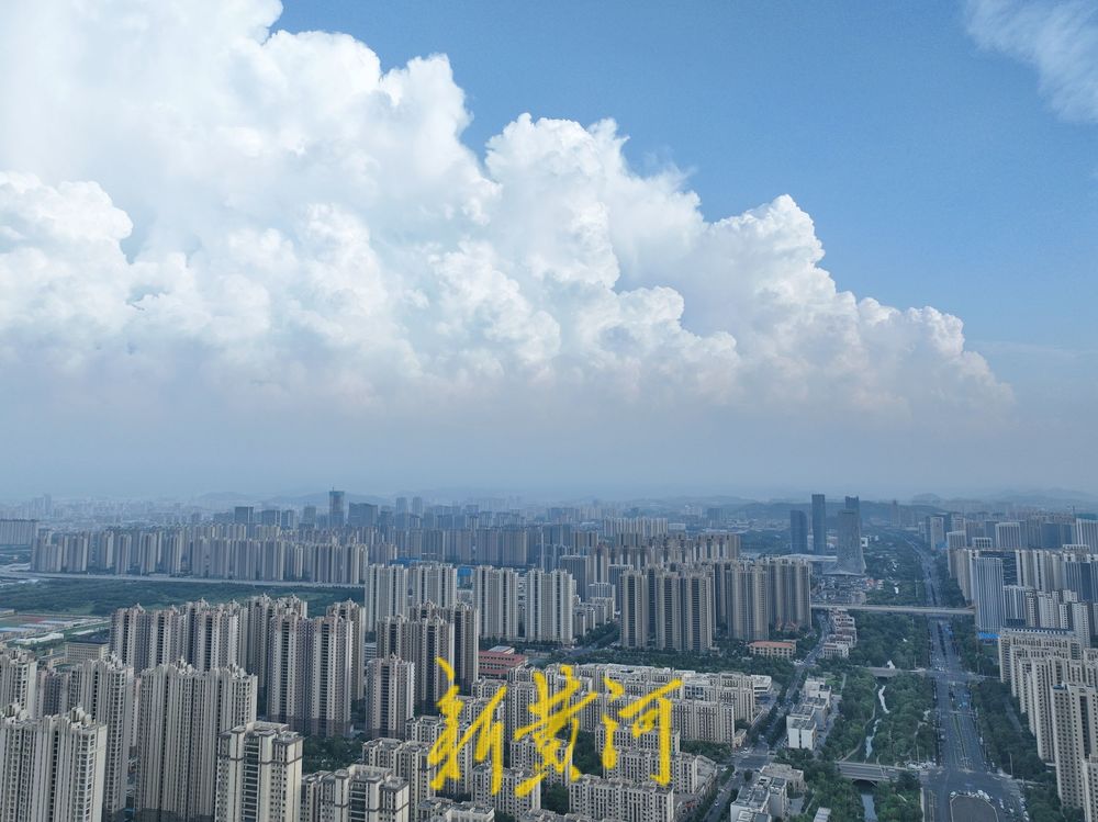 泉城上空飘来“棉花糖”，大朵积云成风景