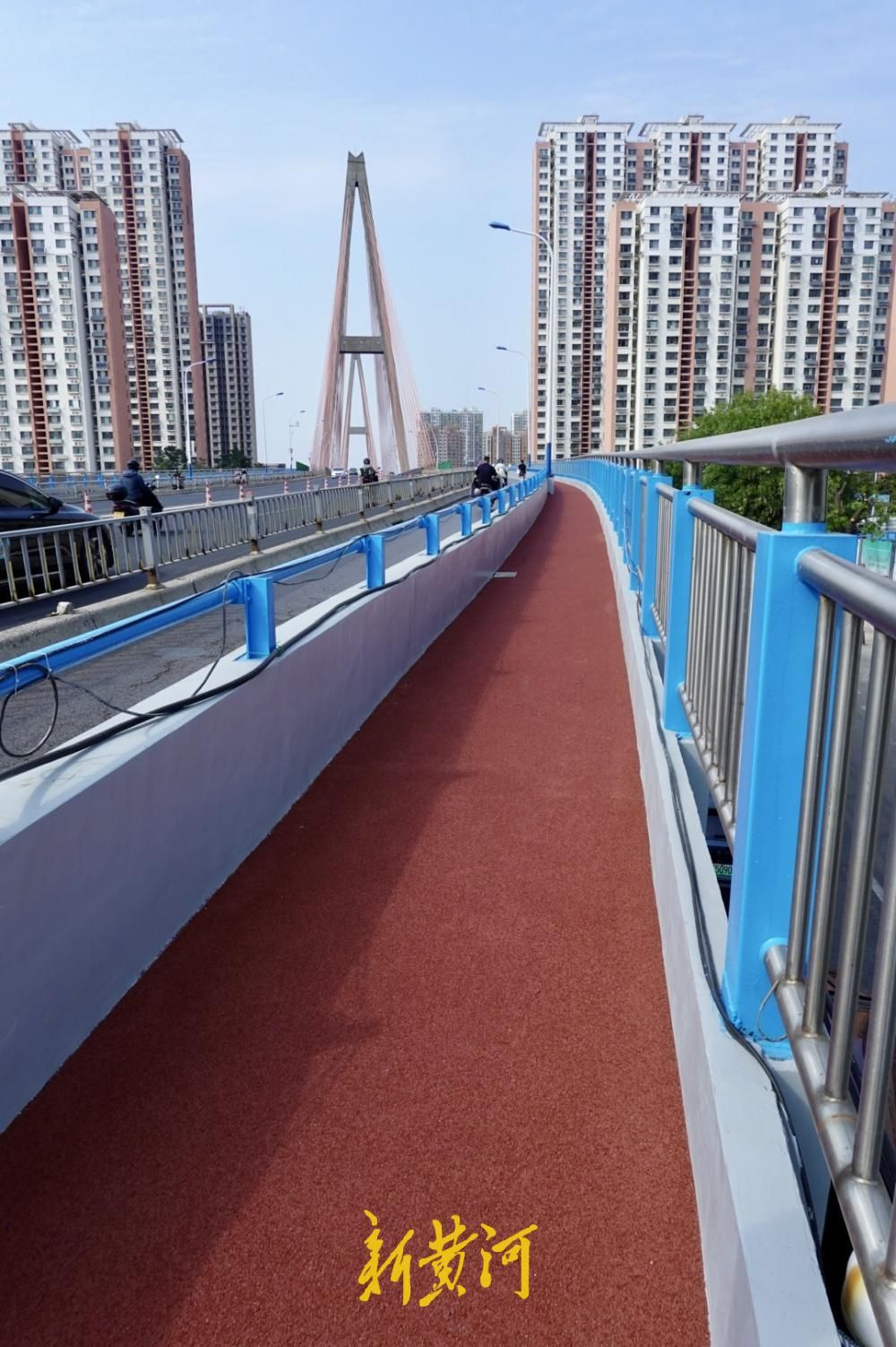 济南纬六路高架桥人行道改造完成恢复通行