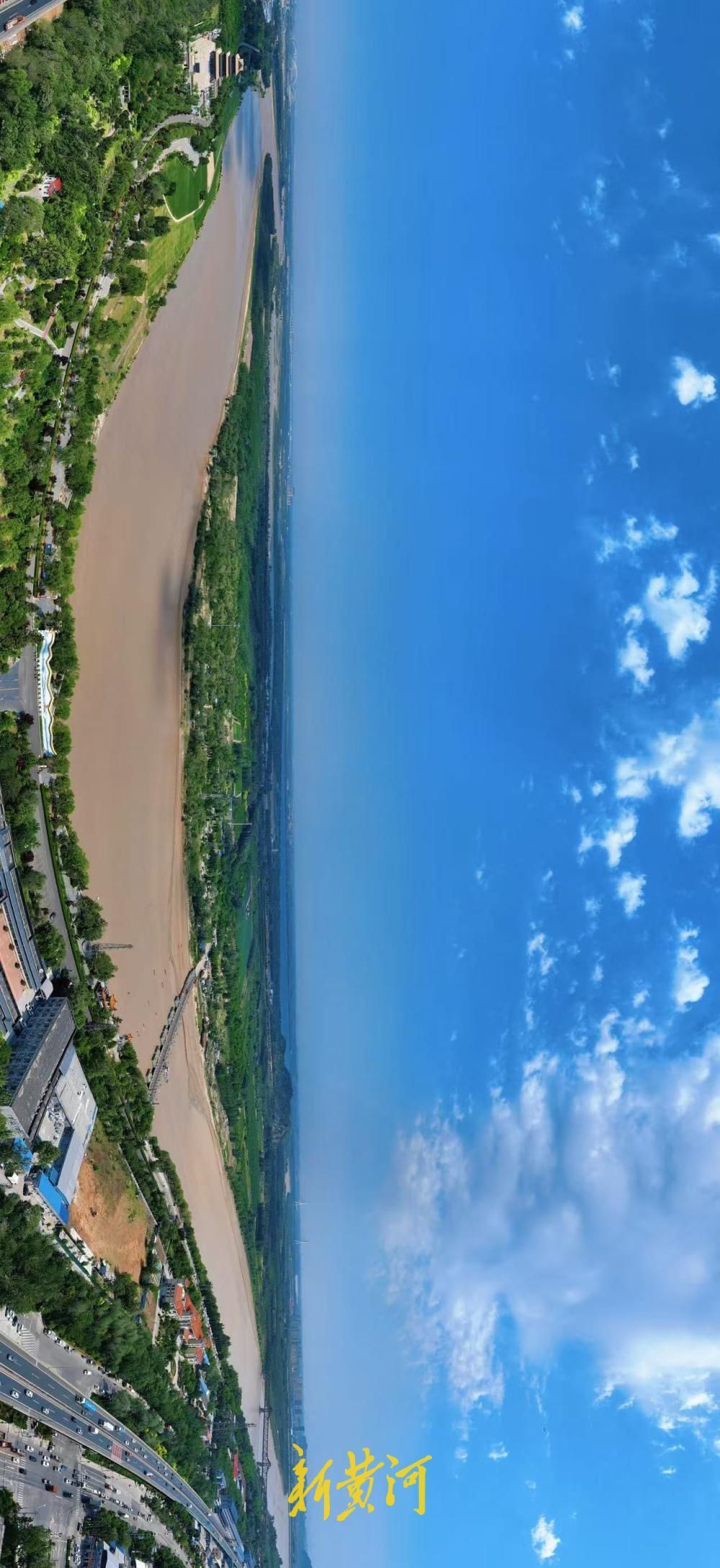 大风吹来泉城蓝，济南黄河之畔水天一色美如画