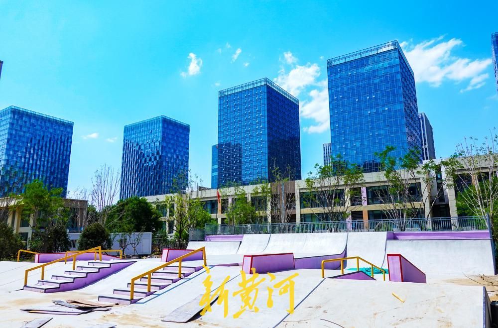 济南晨曦悦动公园初具规模 专业滑板场地亮相西城