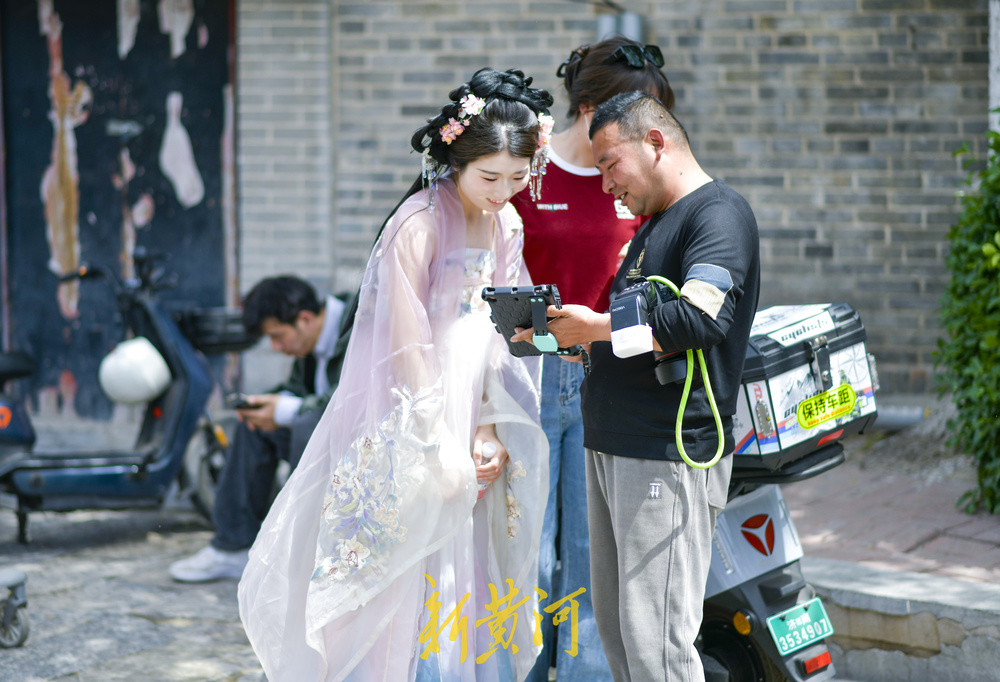 “出片热”带火老城商拍市场  小照片“拍”出热门行业