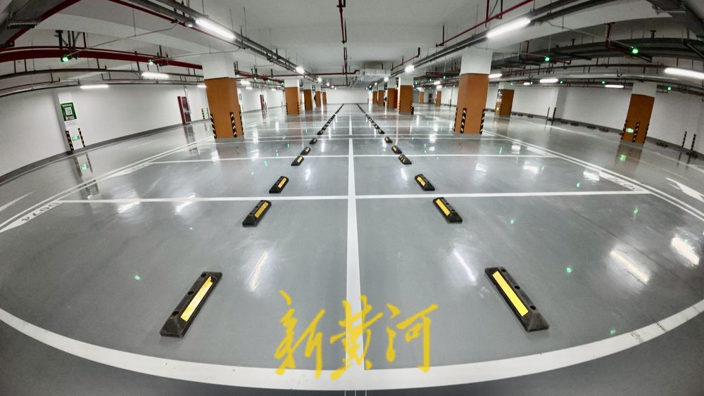 泉城广场地下智慧停车场建成，新增200余车位缓解停车难