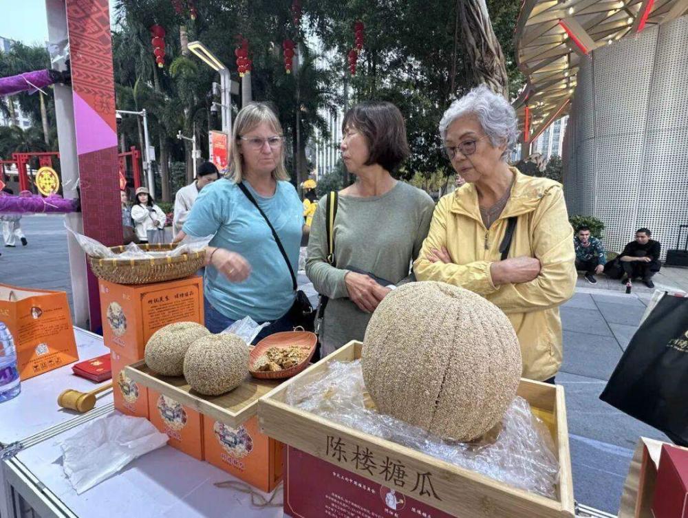 莱芜糖瓜代表山东亮相非遗年货购物月，“北方甜蜜”引爆南方市场