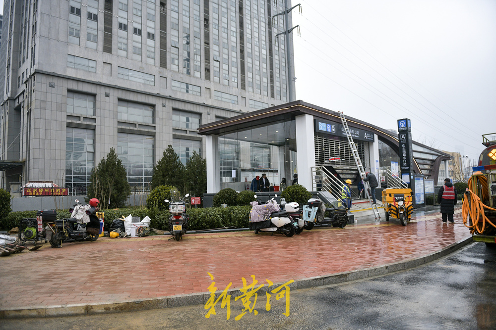 济南地铁6号线山大南路东口站出入口建成 区域交通将迎优化