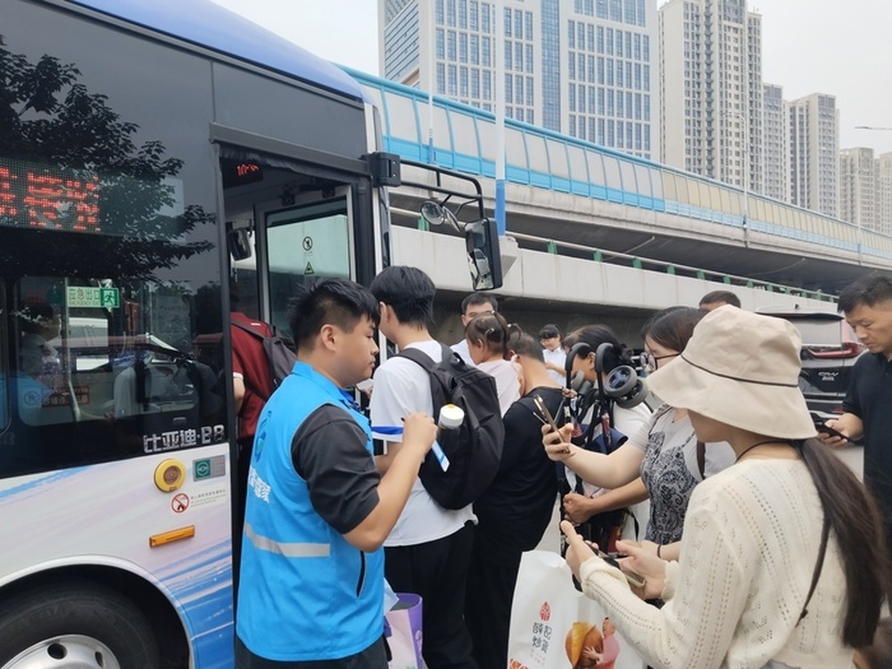 端午假期济南公交完成营运约10.7万班次，服务342.5万人次市民旅客顺畅出行