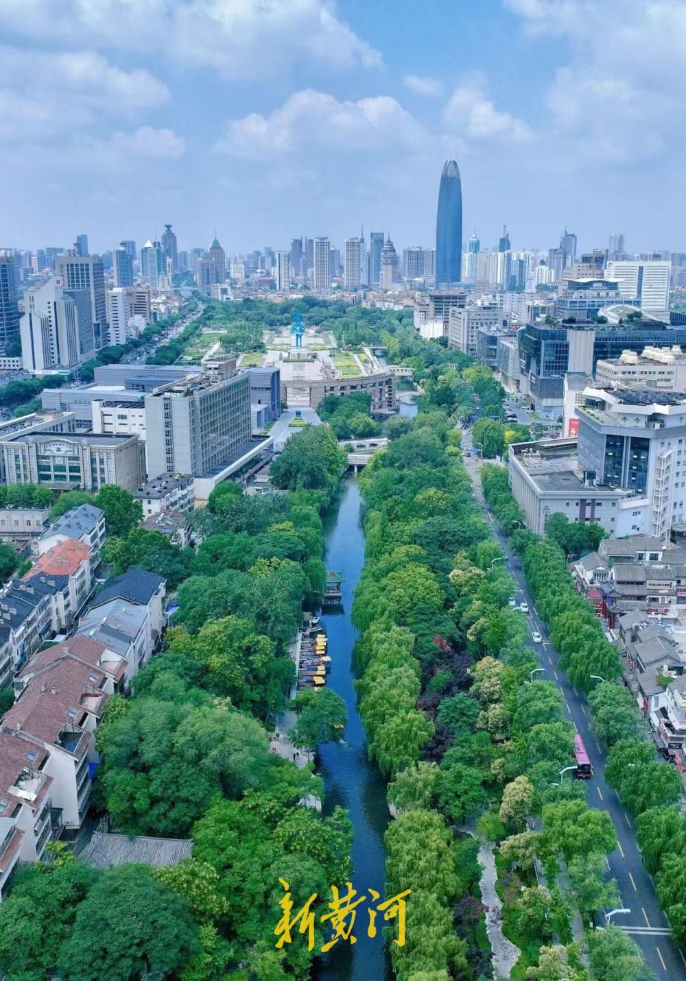 雨后晴好景致如画！济南护城河绿意连天映高楼