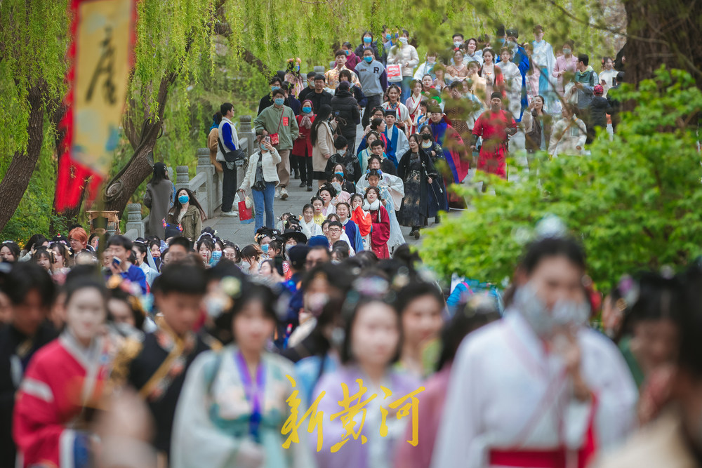 满屏“国潮”范儿！大明湖花朝节靓丽启幕