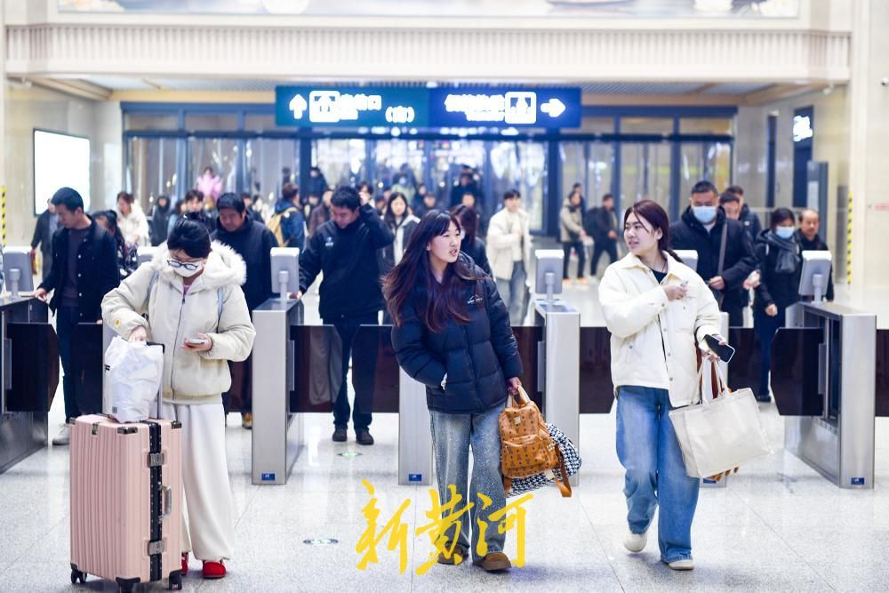 春运迎来最后一波高峰，驻济高校开学催生“三流叠加”
