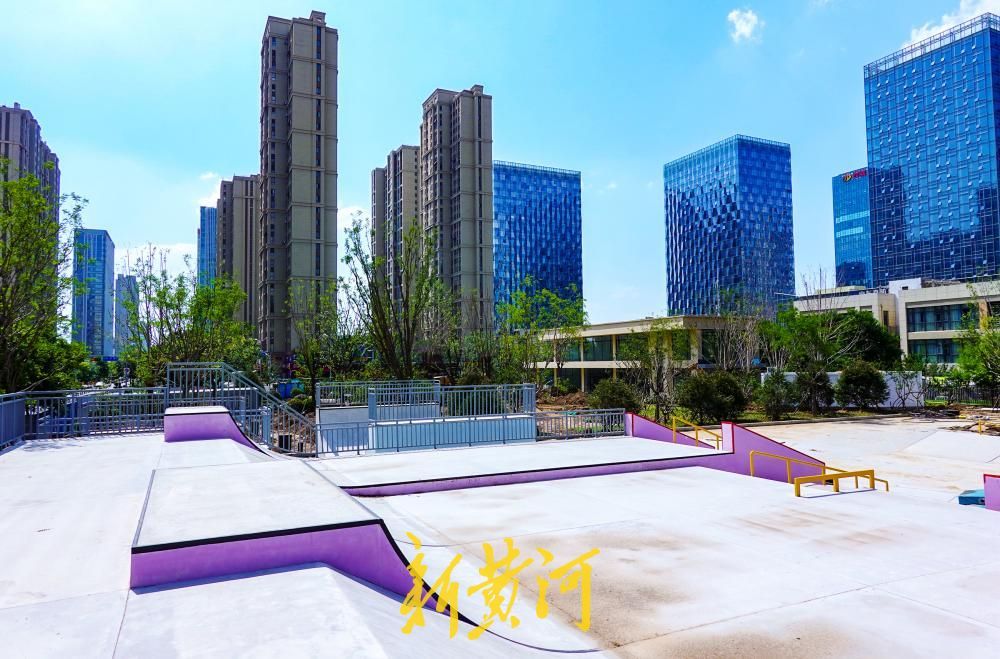 济南晨曦悦动公园初具规模 专业滑板场地亮相西城