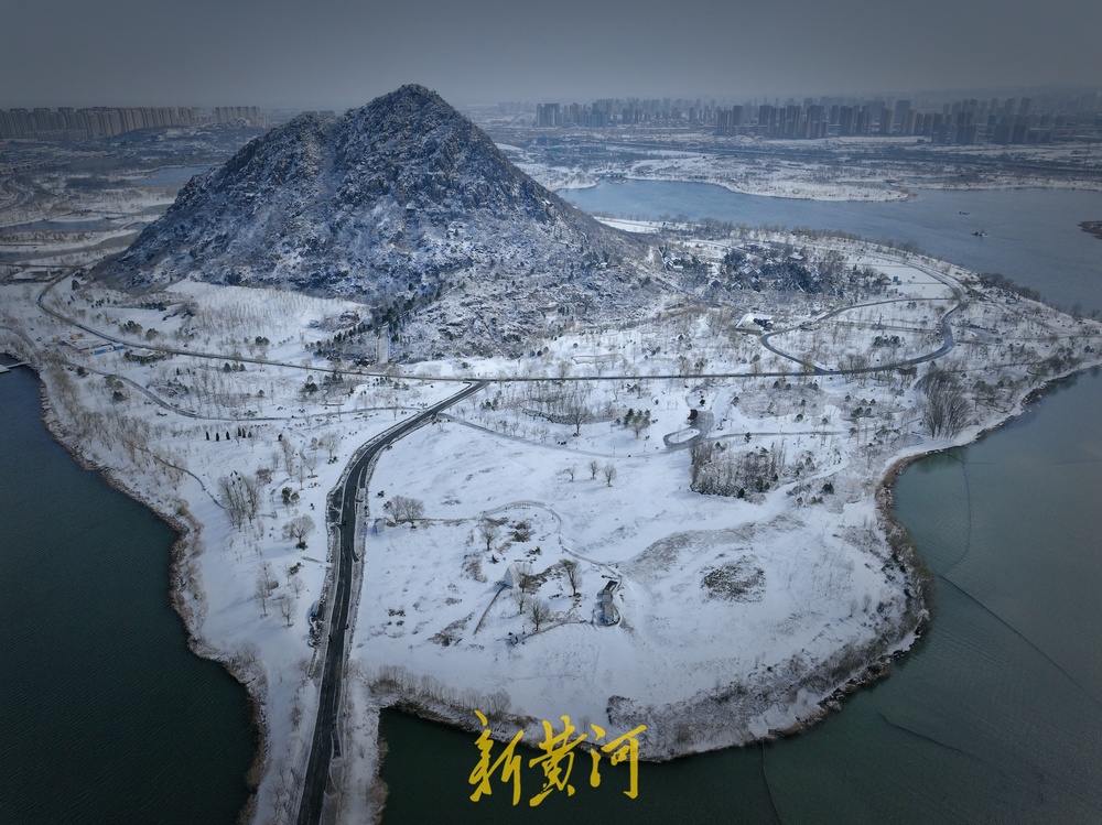 雪后华山湖玉树琼花，如梦如幻 