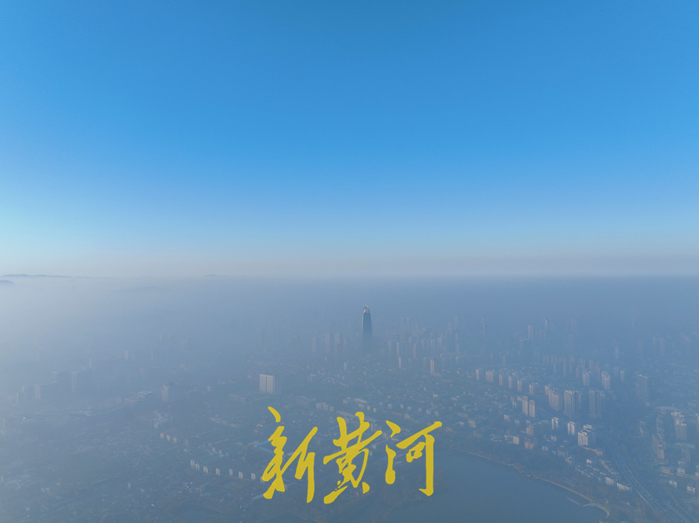 云端分界，泉城冬雾现泾渭奇观