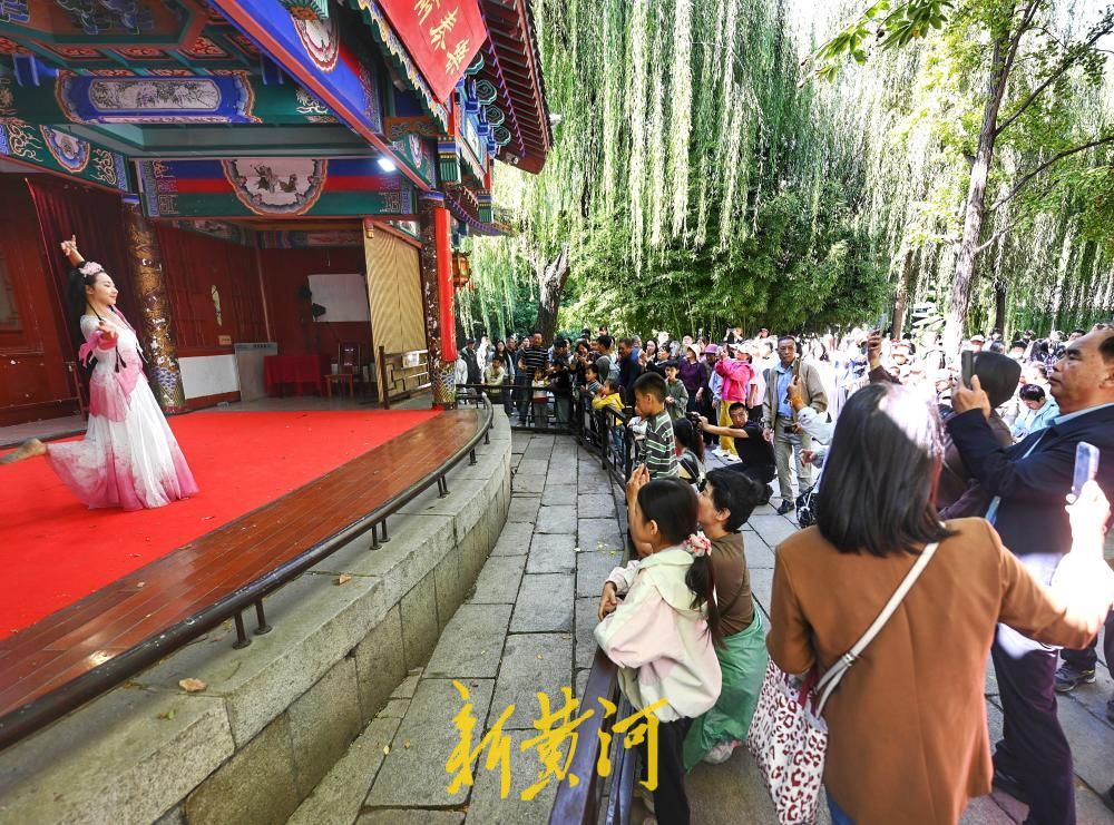 国风舞动白雪楼