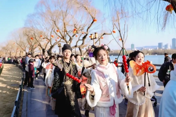 趵突泉灯会持续至正月二十大明湖、五龙潭公园再延两周