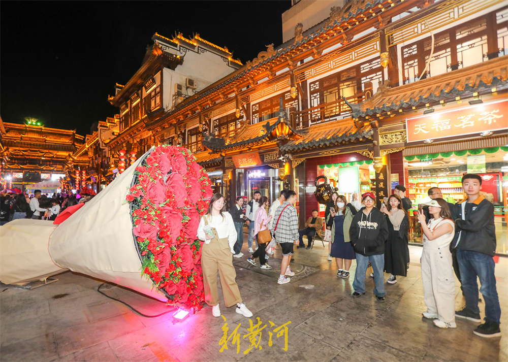 大观园五一成热门打卡地，年轻人组团寻找“老济南的味道”