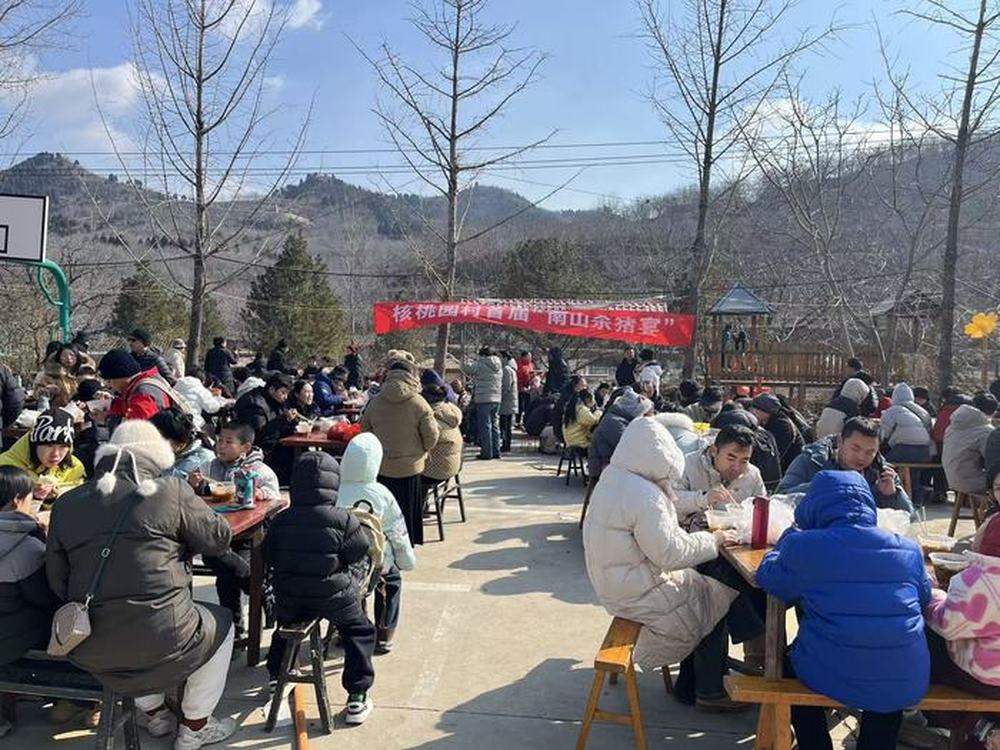 传统年俗“活起来” 济南版“杀猪宴”热闹开席