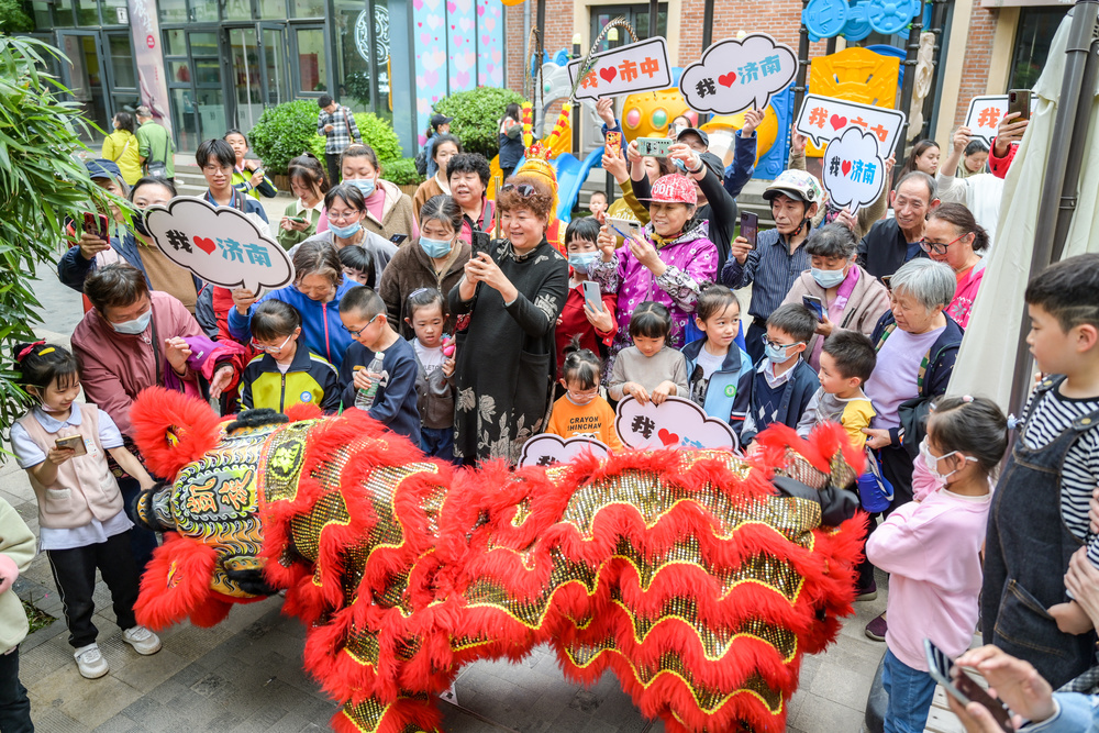 13处网红打卡地轮番上演文艺快闪