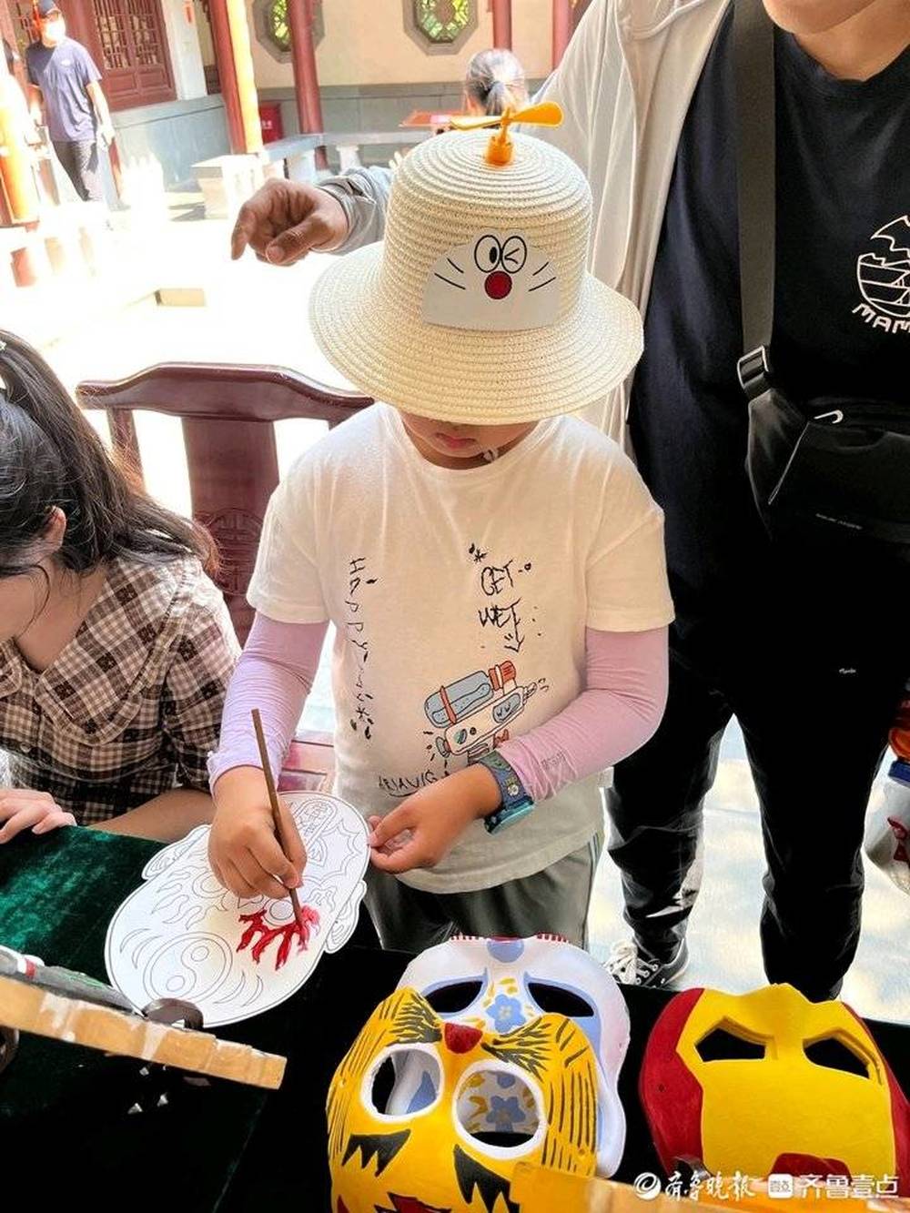 社火脸谱亮相趵突泉公园！非遗传承人现场“收徒”