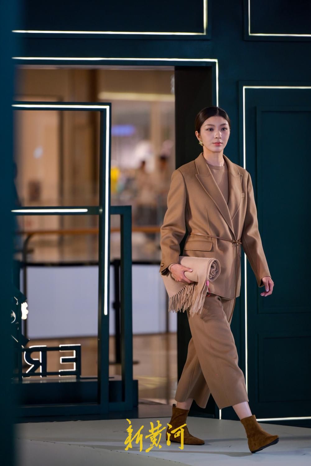 中秋假期上演“织秀”时装周  济南万象城三天11场大秀演绎秋冬时尚