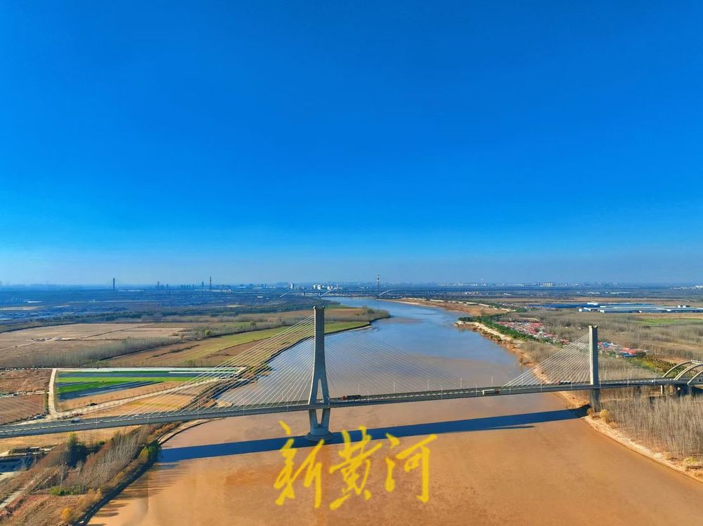 当冷蓝天空遇上黄河，冬日泉城分外美丽