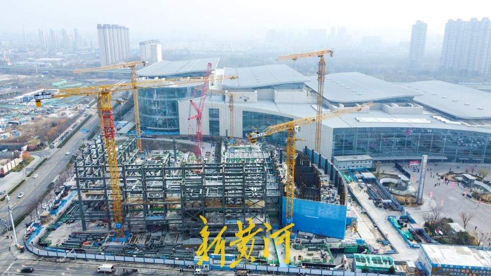 山东国际会展中心二期217米超高层进入地上施工