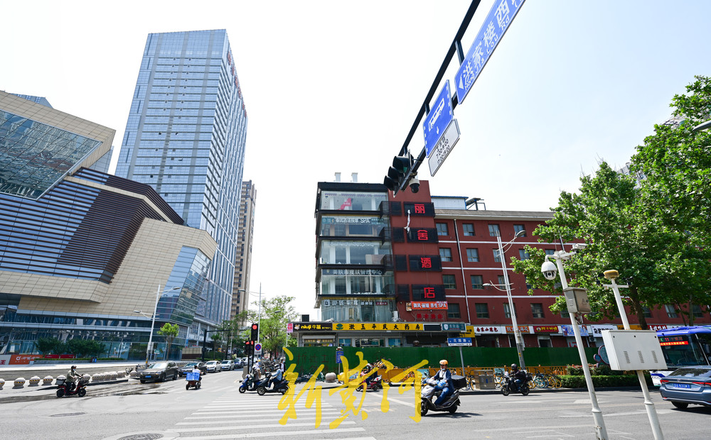 镜相| 花园路临街老办公楼拆除 将建新商业综合体 - 济南社会 - 舜网