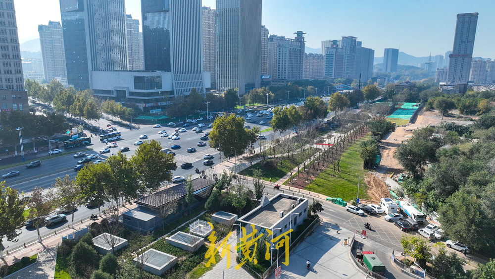 济南地铁4号线文博段地面焕新 出入口围挡拆除展新颜