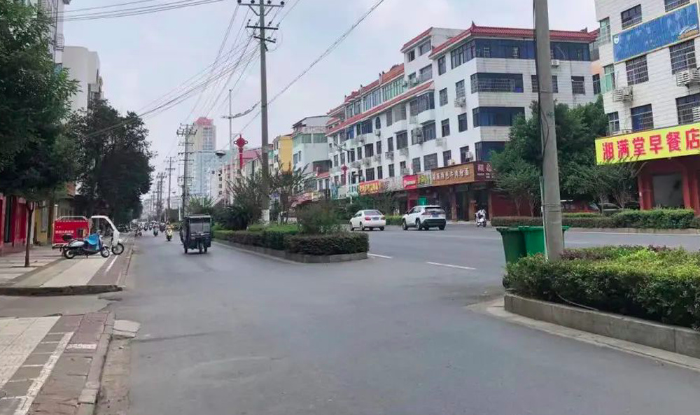 行李箱藏尸案被告人被提起公诉，被告人与被害人是上下级