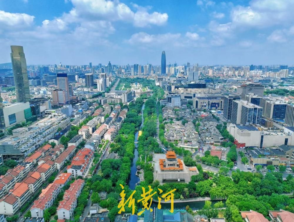 雨后晴好景致如画！济南护城河绿意连天映高楼