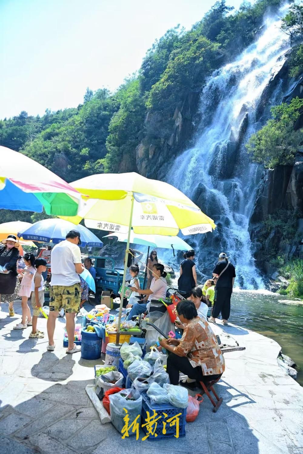 济南黄巢瀑布便民市集山货飘香