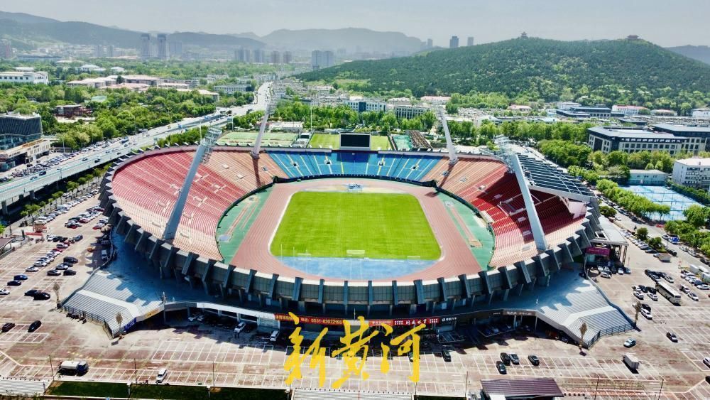 冠军，相约省体！1999年双冠王功勋携手张雪冠军机车队闪耀登场，齐鲁超赛济南赛区仅剩少量余票