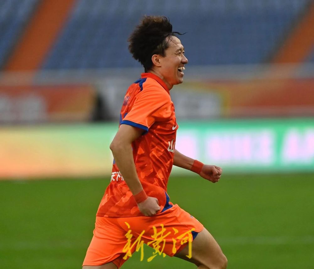 5:1大胜河南队,胡靖航上演帽子戏法,泰山队锁定本赛季中超亚军