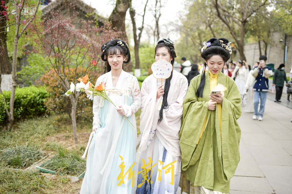 满屏“国潮”范儿！大明湖花朝节靓丽启幕