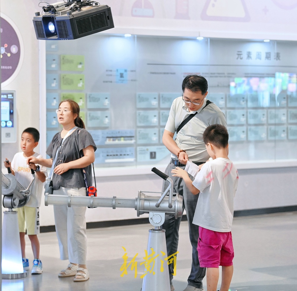 近距离感受科学魅力，山东科技馆成暑期热门打卡地